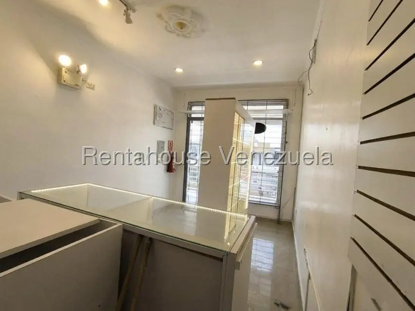 Comercial (Local Comercial) en Alquiler en Paraparal, Carabobo - 3
