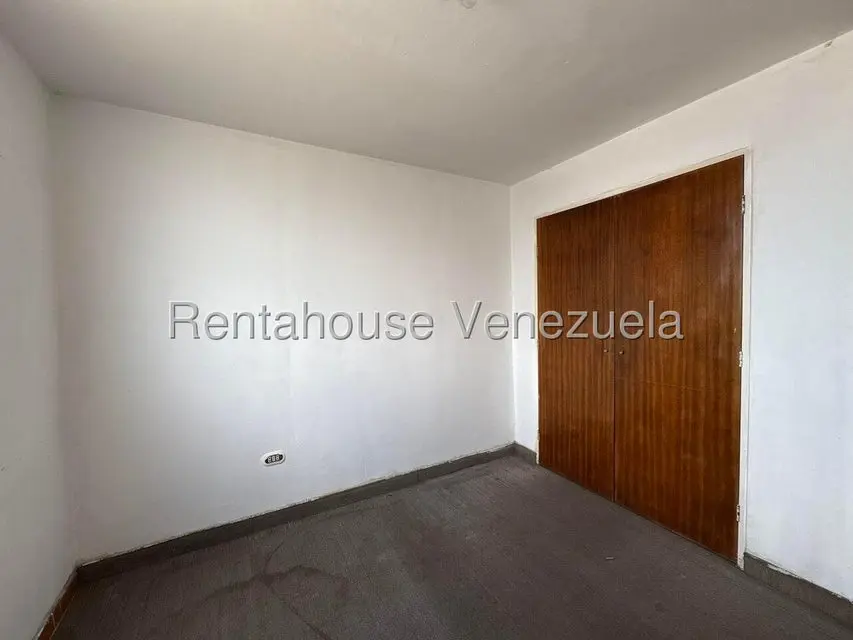 Apartamento (1 Nivel) en Alquiler en Las Trinitarias, Lara - 12