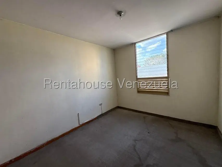 Apartamento (1 Nivel) en Alquiler en Las Trinitarias, Lara - 13