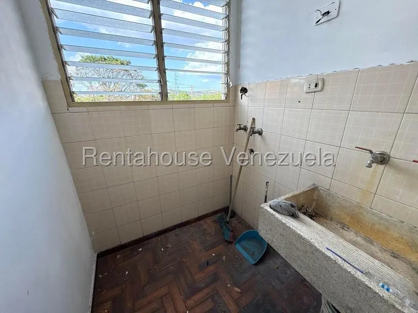 Apartamento (1 Nivel) en Alquiler en Las Trinitarias, Lara - 15