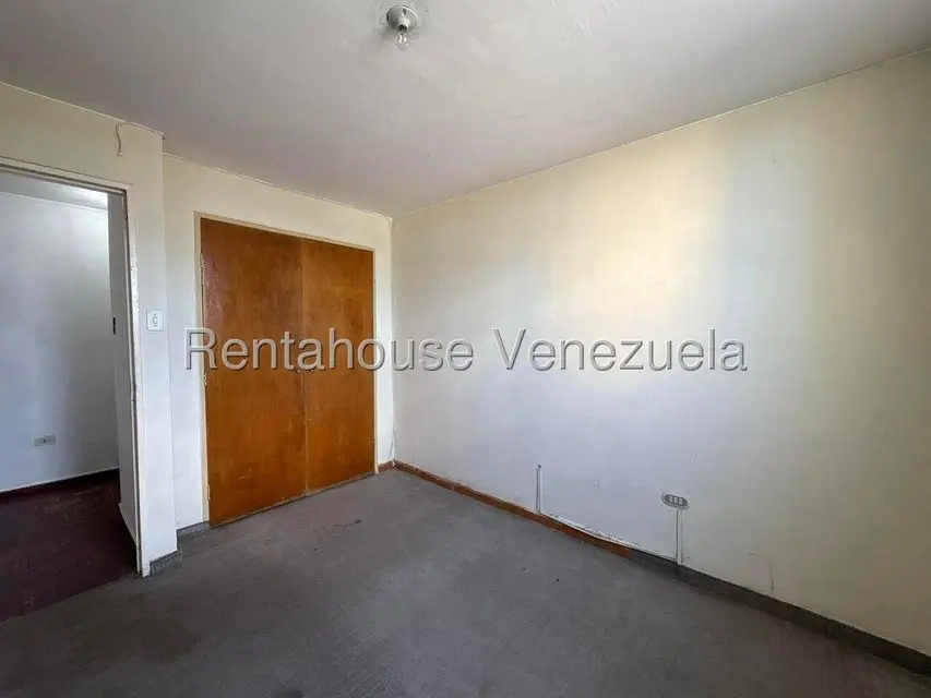 Apartamento (1 Nivel) en Alquiler en Las Trinitarias, Lara - 10