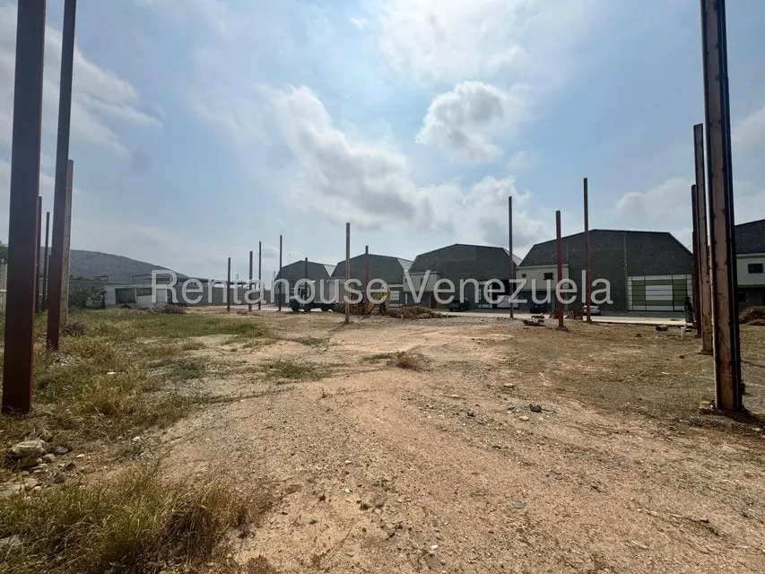 Comercial (Galpon - Deposito) en Venta en Zona Industrial 2, Lara - 13