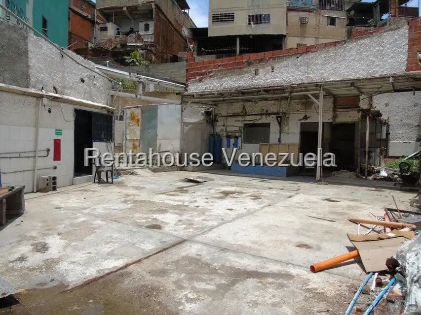 Terreno (Comercial) en Venta en San Martin, Distrito Metropolitano - 2