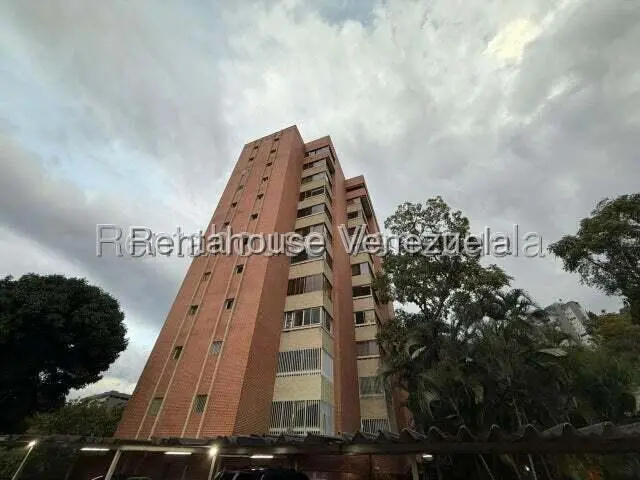 Apartamento (1 Nivel) en Alquiler en Los Naranjos del Cafetal, Distrito Metropolitano - 2