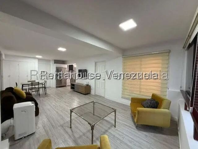 Apartamento (1 Nivel) en Alquiler en Los Naranjos del Cafetal, Distrito Metropolitano - 17