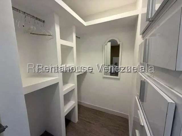 Apartamento (1 Nivel) en Alquiler en Los Naranjos del Cafetal, Distrito Metropolitano - 27