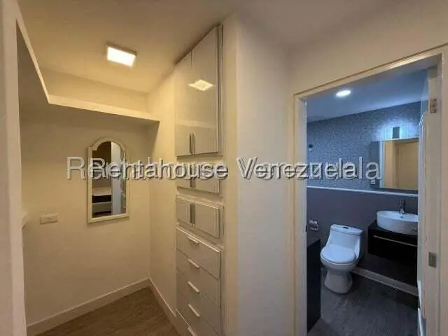 Apartamento (1 Nivel) en Alquiler en Los Naranjos del Cafetal, Distrito Metropolitano - 28