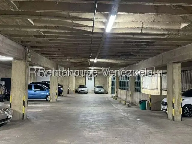 Apartamento (1 Nivel) en Alquiler en Los Naranjos del Cafetal, Distrito Metropolitano - 32