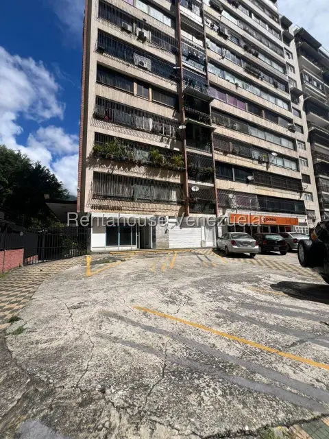 Comercial (Local Comercial) en Alquiler en Los Ruices, Distrito Metropolitano - 9