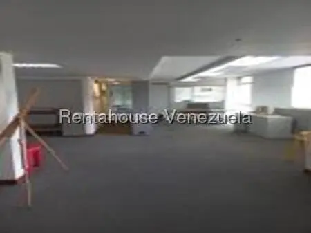 Comercial (Local Comercial) en Alquiler en Las Mercedes, Distrito Metropolitano - 2