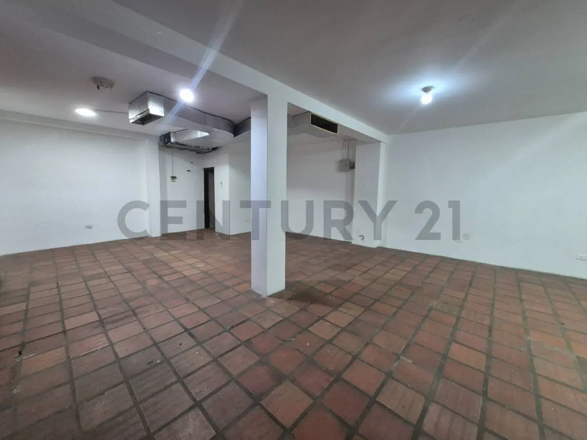 Alquiler local comercial a pie de calle Barcelona - 2