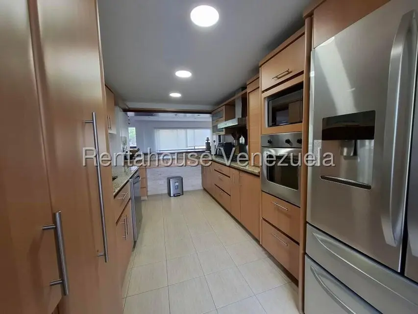 Apartamento (Duplex) en Alquiler en Colinas de Valle Arriba, Distrito Metropolitano - 11