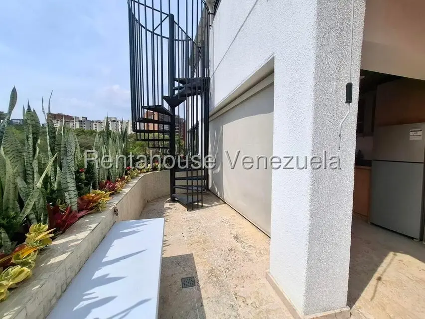 Apartamento (Duplex) en Alquiler en Colinas de Valle Arriba, Distrito Metropolitano - 36