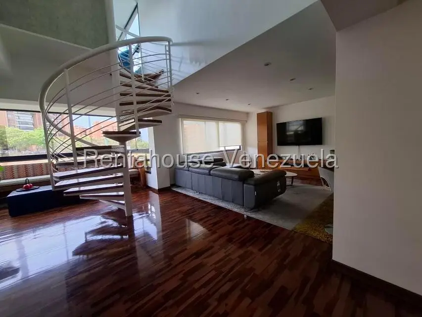 Apartamento (Duplex) en Alquiler en Colinas de Valle Arriba, Distrito Metropolitano - 5