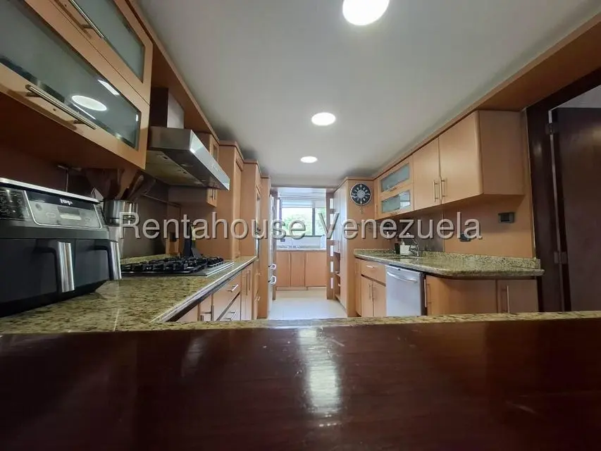 Apartamento (Duplex) en Alquiler en Colinas de Valle Arriba, Distrito Metropolitano - 10