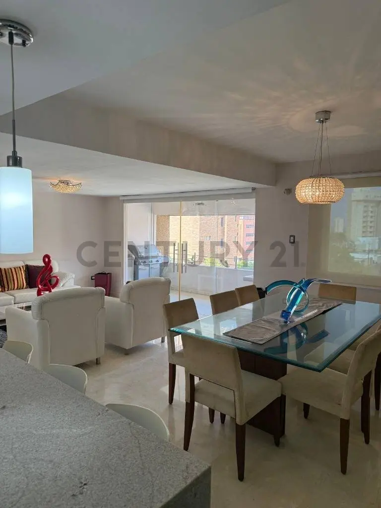 Oportunidad en Residencias Carolina. Ubicacion Estrategica. - 2