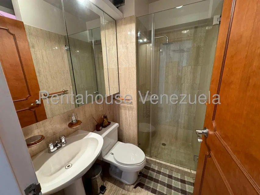 Apartamento (1 Nivel) en Alquiler en Lomas de La Lagunita, Distrito Metropolitano - 11
