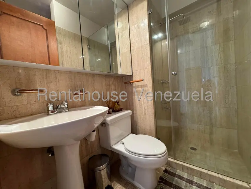 Apartamento (1 Nivel) en Alquiler en Lomas de La Lagunita, Distrito Metropolitano - 12