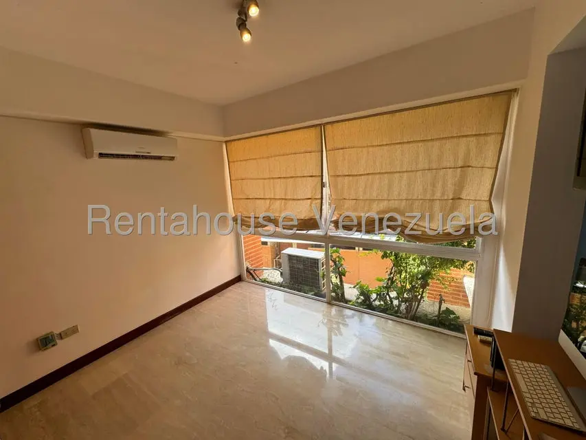 Apartamento (1 Nivel) en Alquiler en Lomas de La Lagunita, Distrito Metropolitano - 13