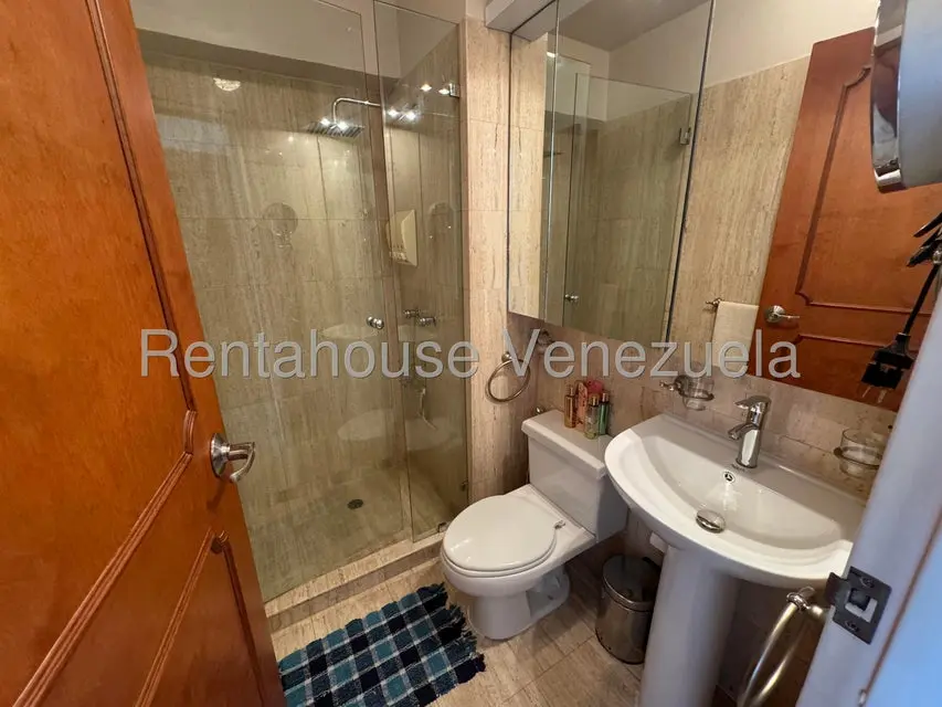 Apartamento (1 Nivel) en Alquiler en Lomas de La Lagunita, Distrito Metropolitano - 9
