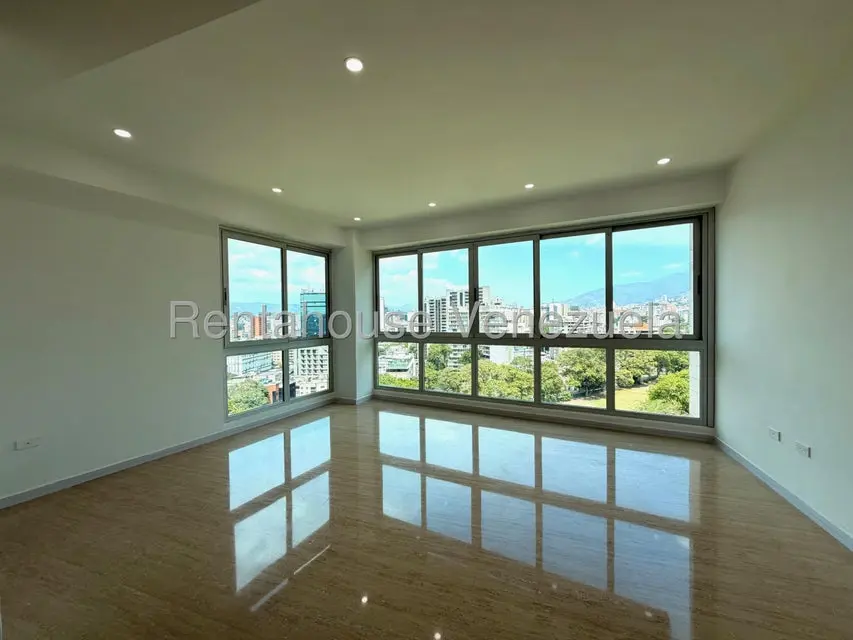 Apartamento (1 Nivel) en Venta en Campo Alegre, Distrito Metropolitano - 2