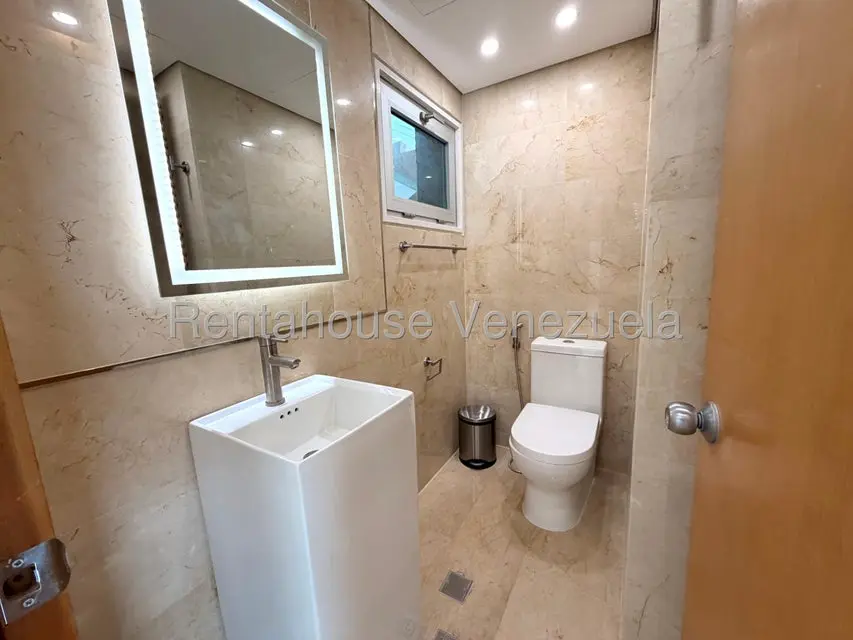 Apartamento (1 Nivel) en Venta en Campo Alegre, Distrito Metropolitano - 16