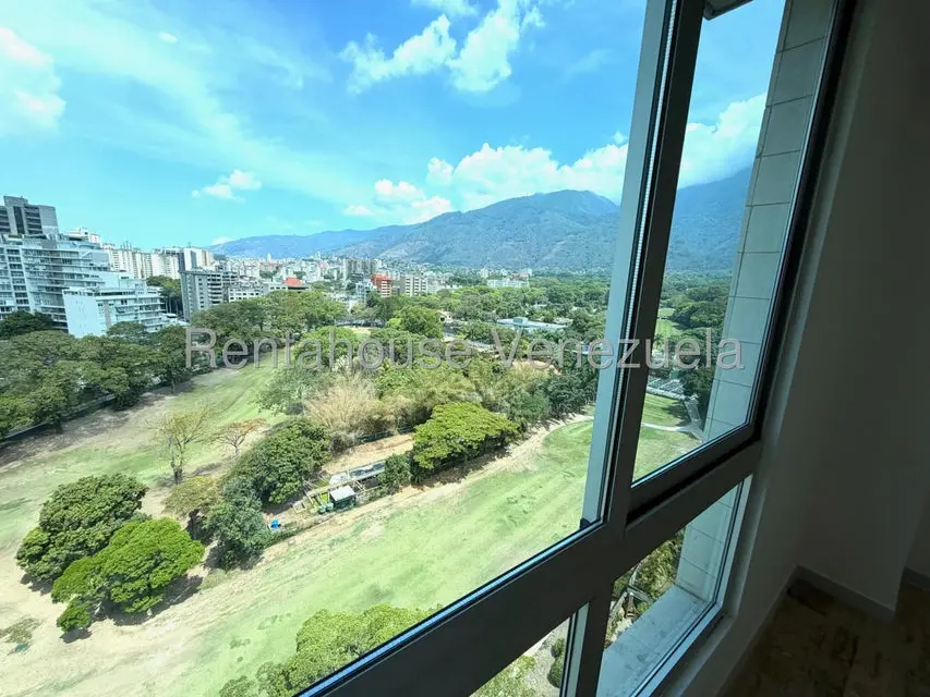 Apartamento (1 Nivel) en Venta en Campo Alegre, Distrito Metropolitano - 31