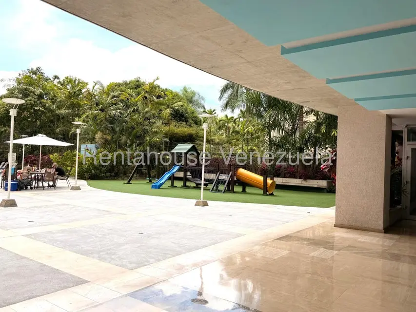 Apartamento (1 Nivel) en Venta en Campo Alegre, Distrito Metropolitano - 35