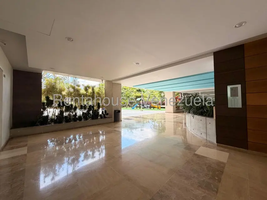 Apartamento (1 Nivel) en Venta en Campo Alegre, Distrito Metropolitano - 37