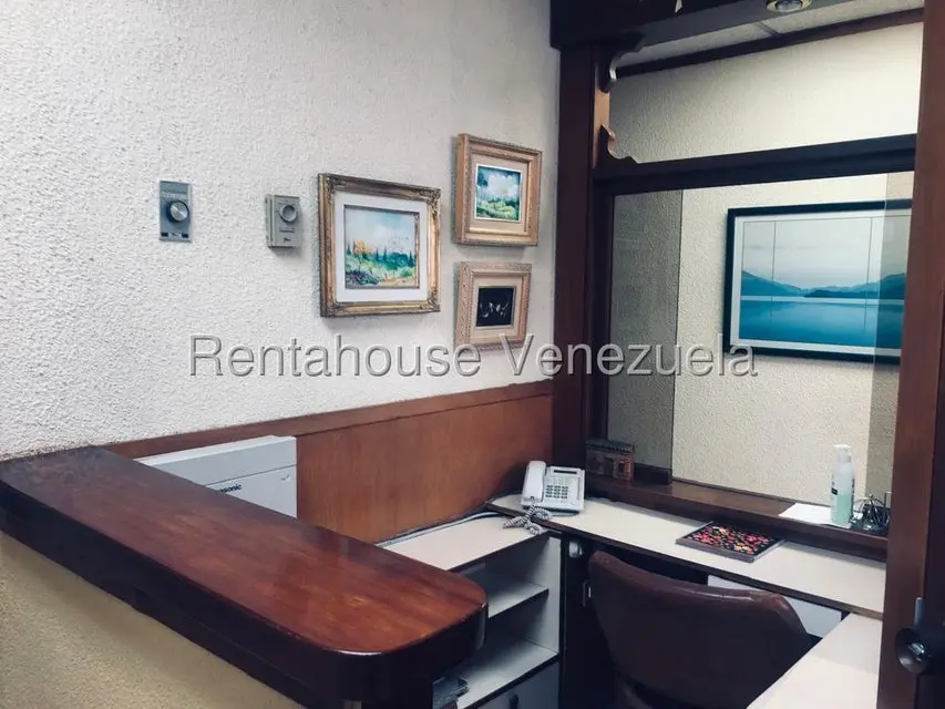 Comercial (Oficina) en Alquiler en Santa Paula, Distrito Metropolitano - 3