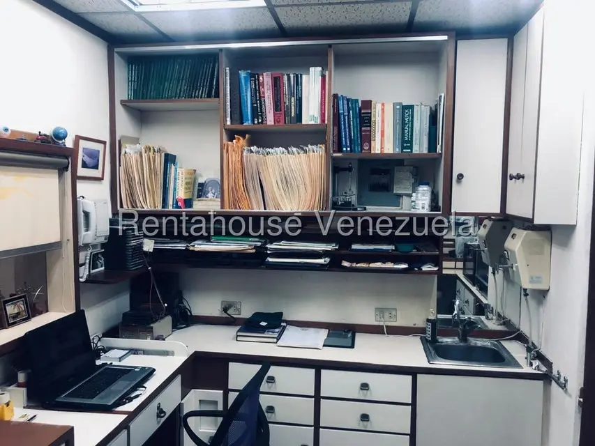 Comercial (Oficina) en Alquiler en Santa Paula, Distrito Metropolitano - 5