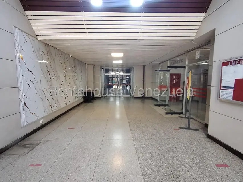 Apartamento (Duplex) en Venta en Parque Central, Distrito Metropolitano - 2