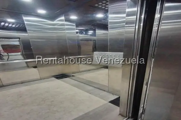 Apartamento (Duplex) en Venta en Parque Central, Distrito Metropolitano - 4