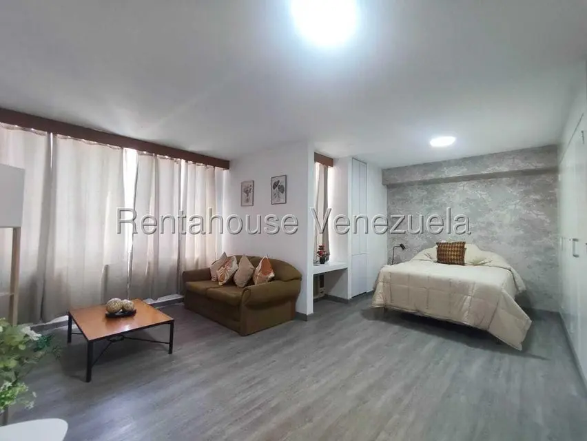 Apartamento (1 Nivel) en Alquiler en Los Palos Grandes, Distrito Metropolitano - 11