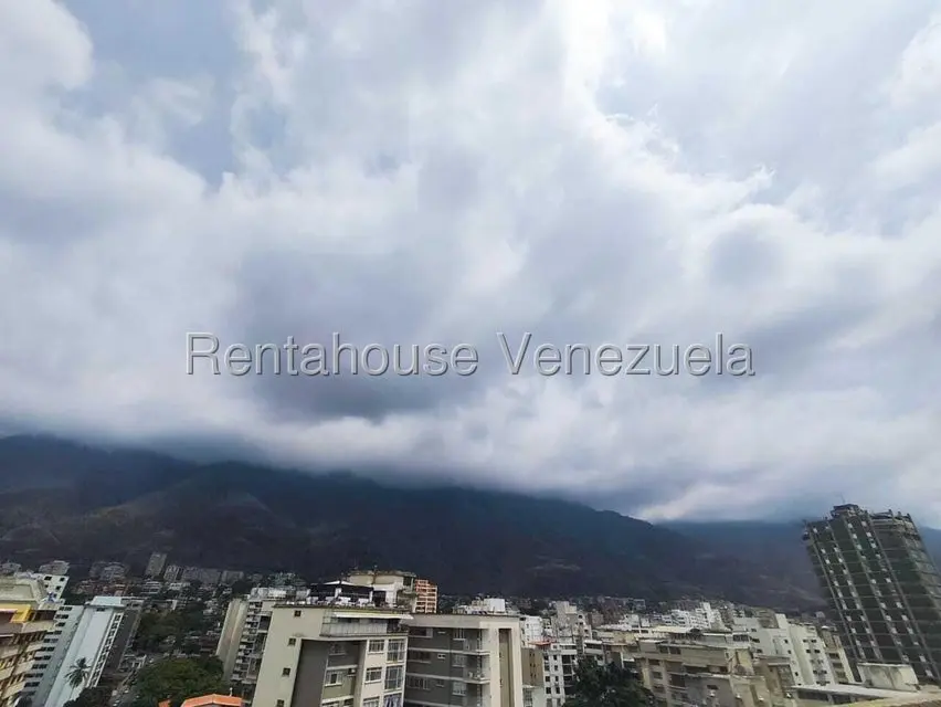 Apartamento (1 Nivel) en Alquiler en Los Palos Grandes, Distrito Metropolitano - 19