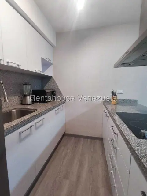 Apartamento (1 Nivel) en Alquiler en Los Palos Grandes, Distrito Metropolitano - 6