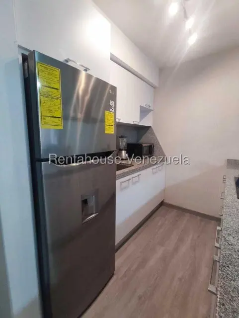 Apartamento (1 Nivel) en Alquiler en Los Palos Grandes, Distrito Metropolitano - 8