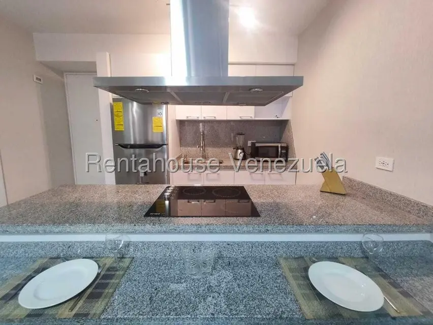 Apartamento (1 Nivel) en Alquiler en Los Palos Grandes, Distrito Metropolitano - 9