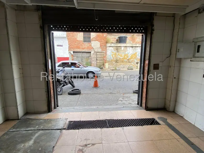 Comercial (Local Comercial) en Alquiler en Puente Hierro, Distrito Metropolitano - 2