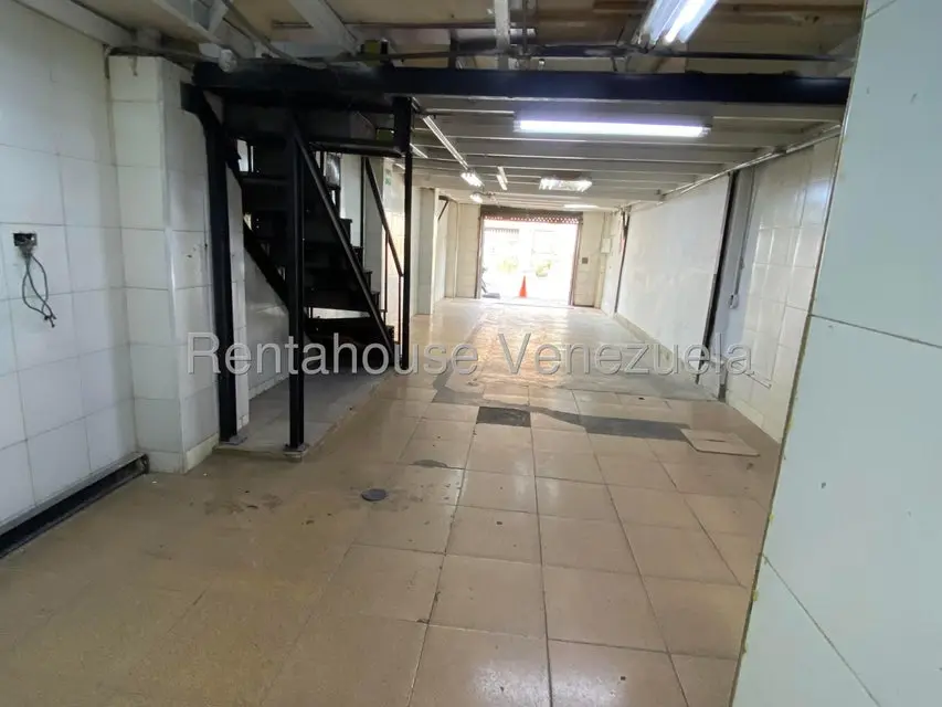 Comercial (Local Comercial) en Alquiler en Puente Hierro, Distrito Metropolitano - 11