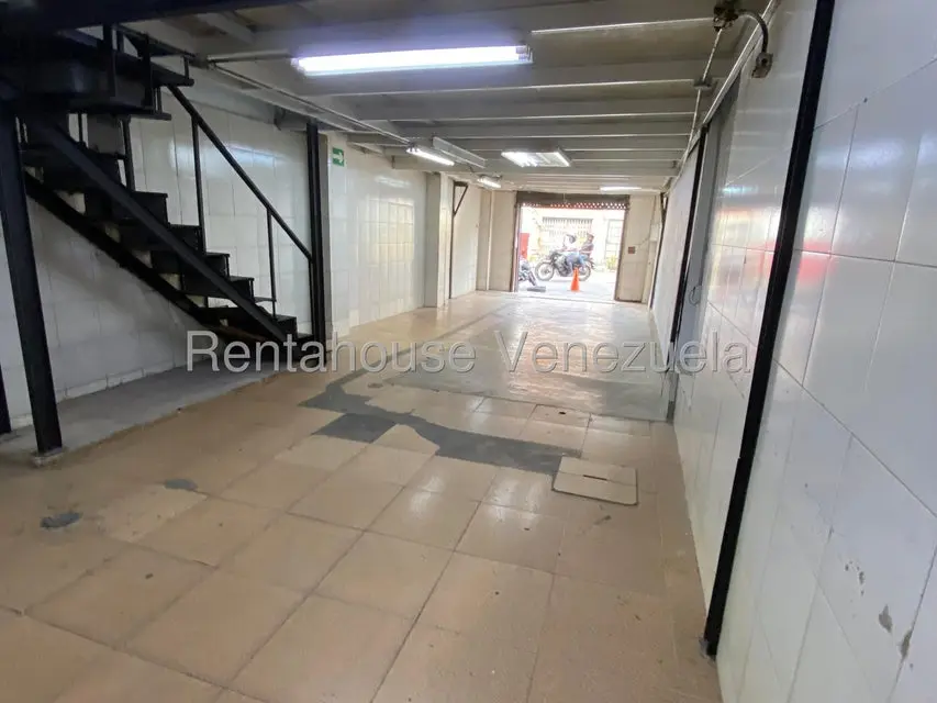 Comercial (Local Comercial) en Alquiler en Puente Hierro, Distrito Metropolitano - 12