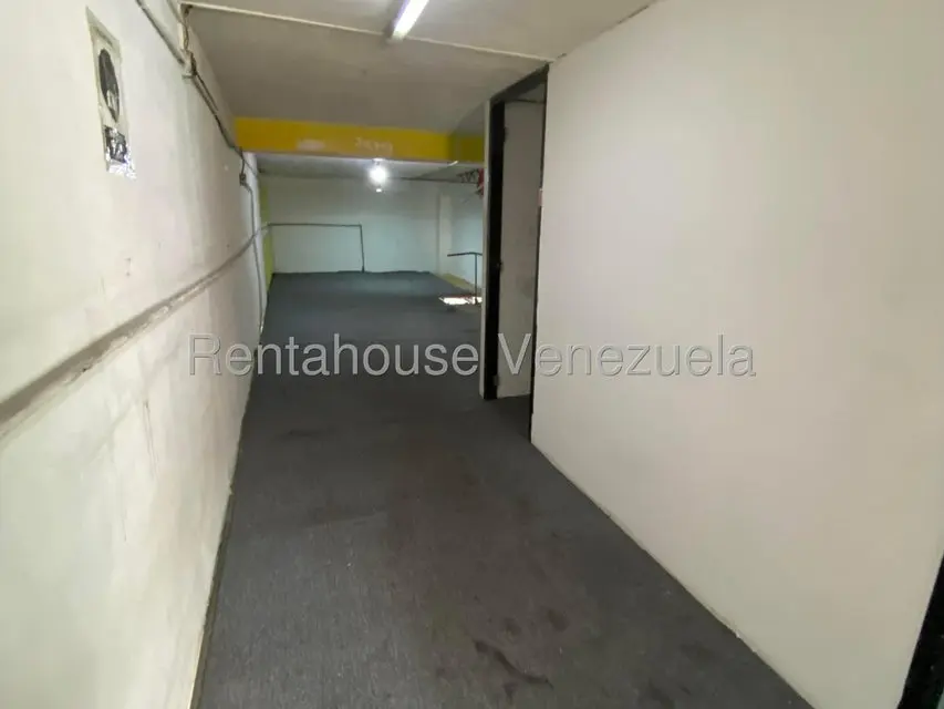 Comercial (Local Comercial) en Alquiler en Puente Hierro, Distrito Metropolitano - 17