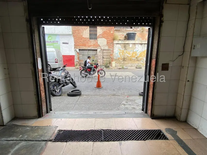 Comercial (Local Comercial) en Alquiler en Puente Hierro, Distrito Metropolitano - 20