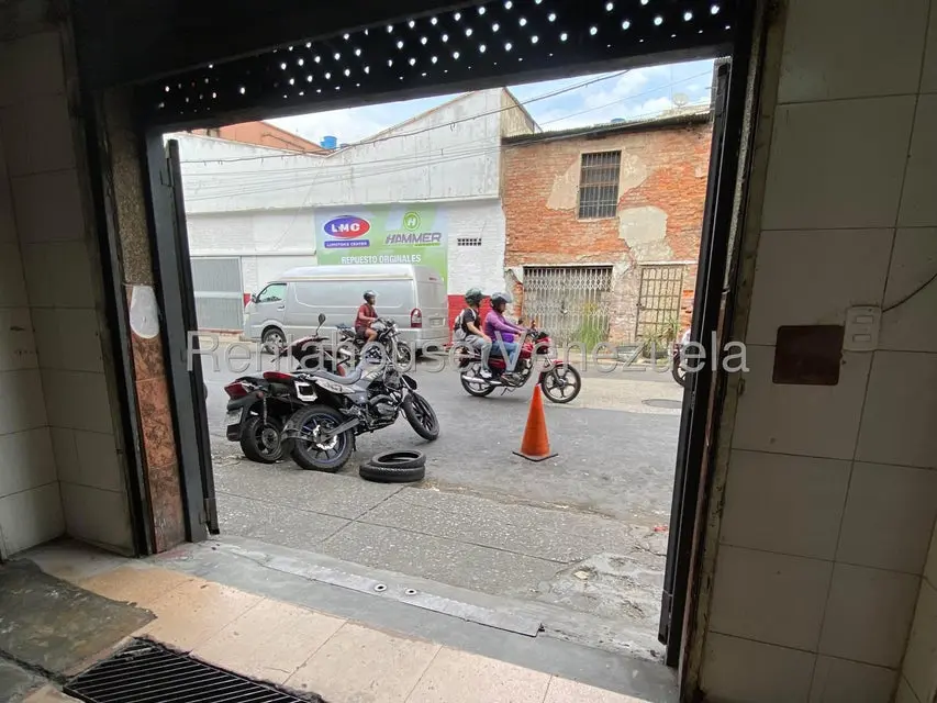 Comercial (Local Comercial) en Alquiler en Puente Hierro, Distrito Metropolitano - 21