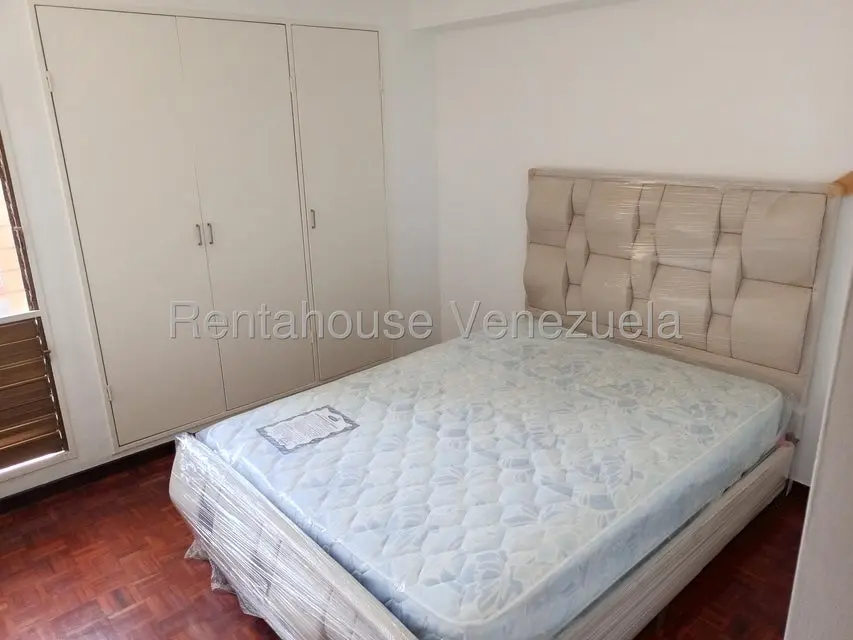 Apartamento (1 Nivel) en Alquiler en La California Norte, Distrito Metropolitano - 12