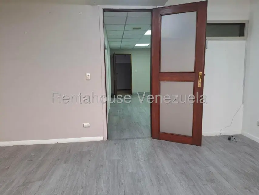 Comercial (Oficina) en Alquiler en Del Este, Lara - 17