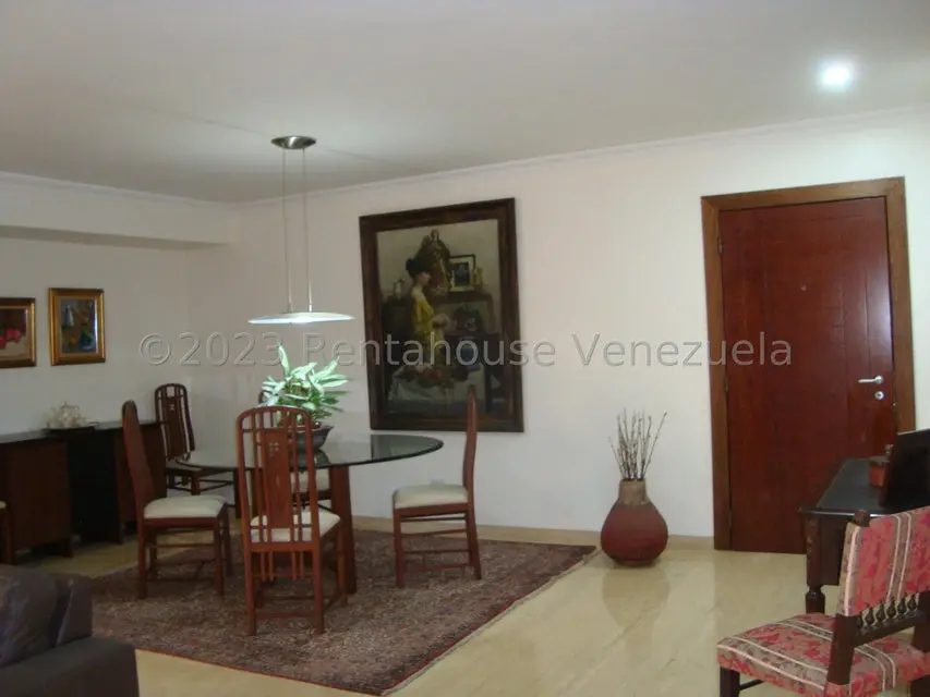 Apartamento (1 Nivel) en Alquiler en Campo Alegre, Distrito Metropolitano - 4