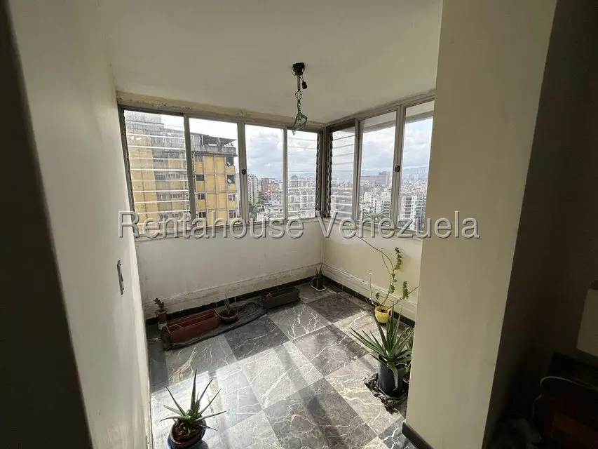 Apartamento (1 Nivel) en Venta en La Florida, Distrito Metropolitano - 16