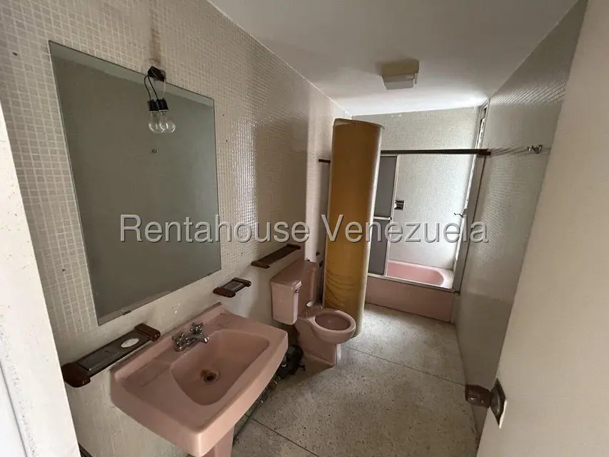 Apartamento (1 Nivel) en Venta en La Florida, Distrito Metropolitano - 24