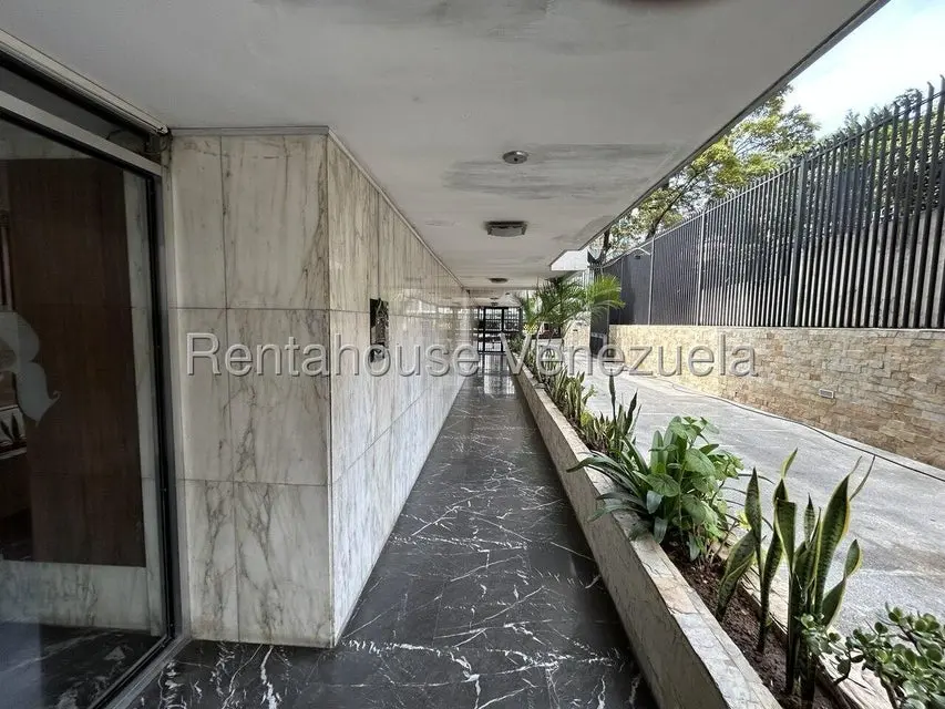 Apartamento (1 Nivel) en Venta en La Florida, Distrito Metropolitano - 33